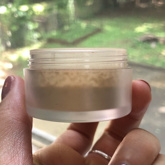 Laura Mercier Translucent Setting Powder - Picture 3 of 4